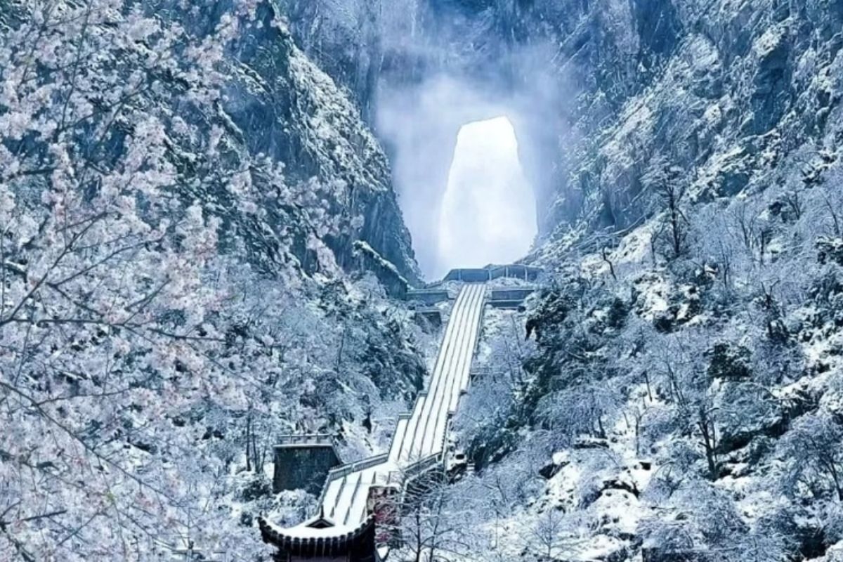 trương gia giới mùa tuyết rơi